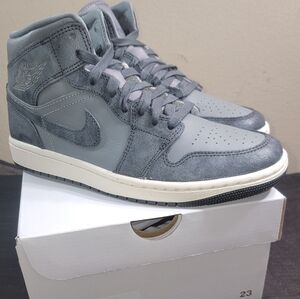 Women's Air Jordan 1 Mid SE